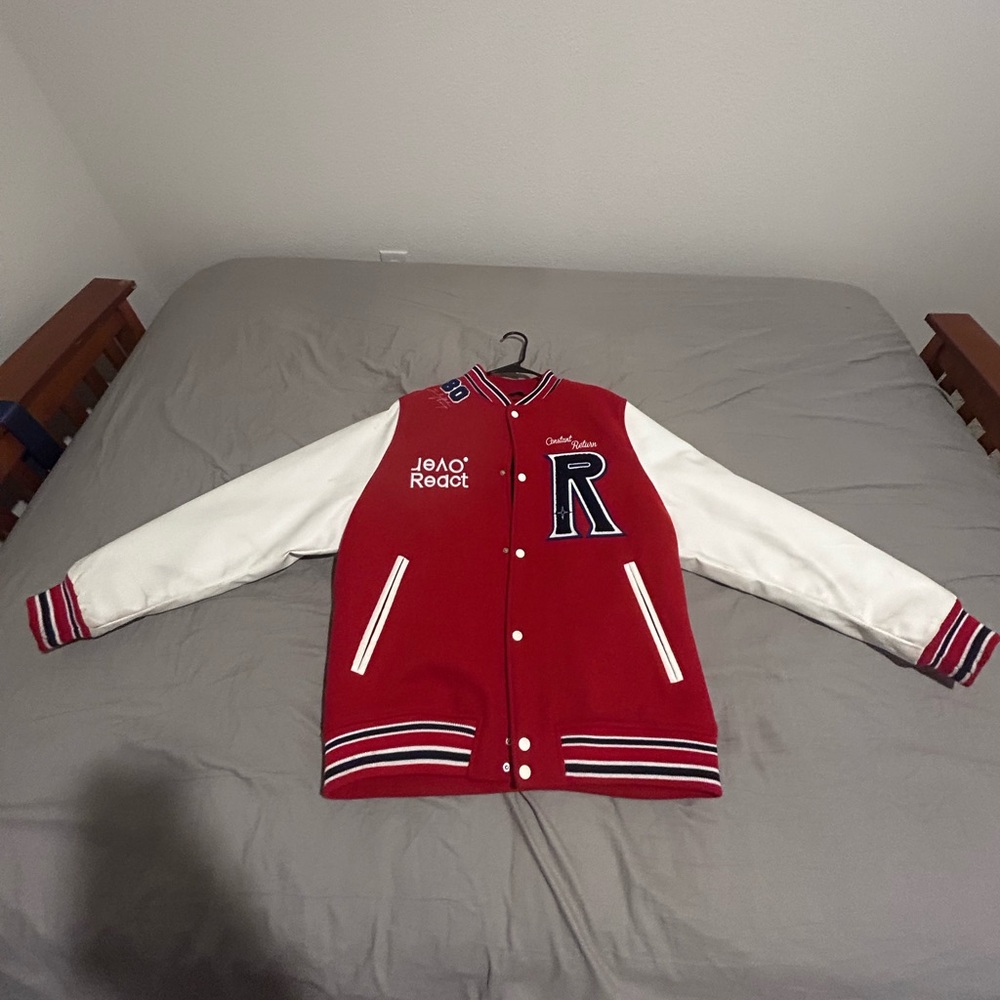 Zara Overreact. Varsity Jacket